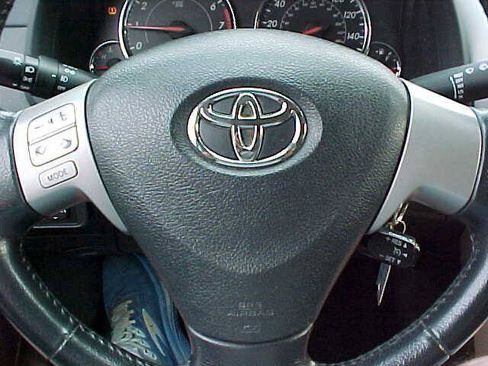 Used 2013 Toyota Corolla S w/ Premium Pkg FWD image 26