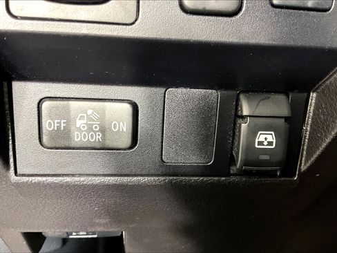 Used 2015 Toyota Tundra SR5 w/ SR5 Upgrade Package RWD image 28