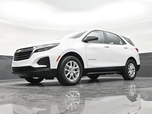 Used 2024 Chevrolet Equinox LS FWD image 21