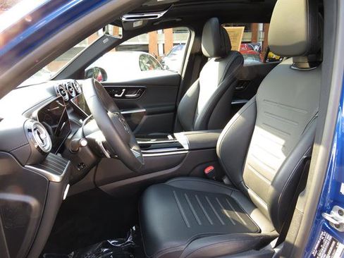 Used 2025 Mercedes-Benz GLC 300 4MATIC image 25