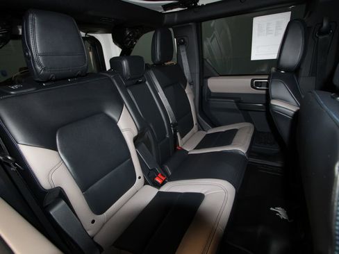 Used 2024 Ford Bronco Wildtrak image 25