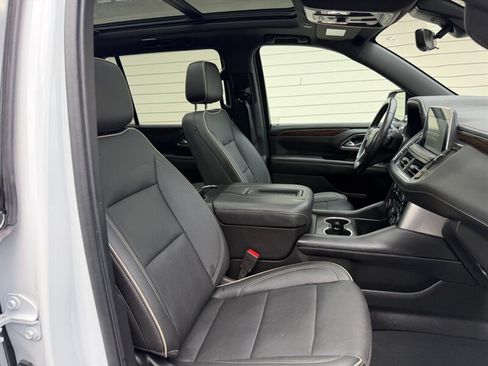 Used 2022 Chevrolet Suburban Premier w/ Premium Package AWD/4WD image 35