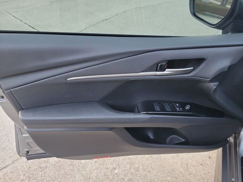 Used 2025 Toyota Camry SE image 11