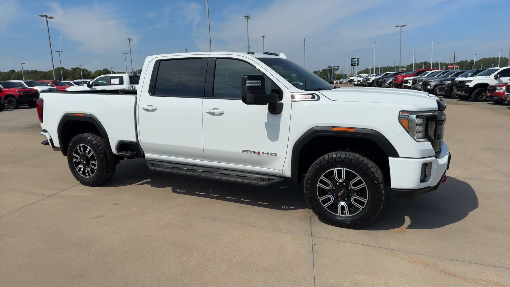Used 2022 GMC Sierra 2500 AT4 w/ Gooseneck/5TH Wheel Package AWD/4WD image 9
