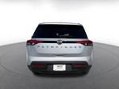 Used 2025 Nissan Pathfinder SV FWD image 11