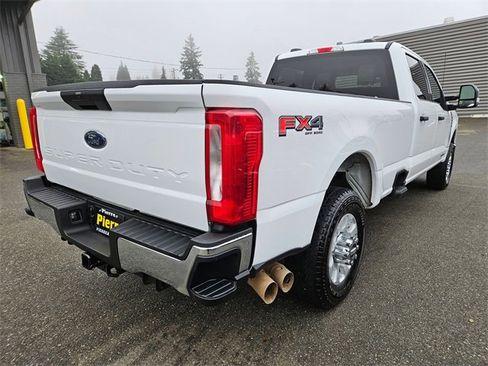 Used 2023 Ford F350 XLT w/ FX4 Off-Road Package image 5