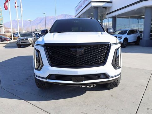 Used 2026 Cadillac Escalade ESV Sport w/ Touring Package AWD/4WD image 9