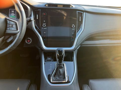 Used 2023 Subaru Outback Limited image 11