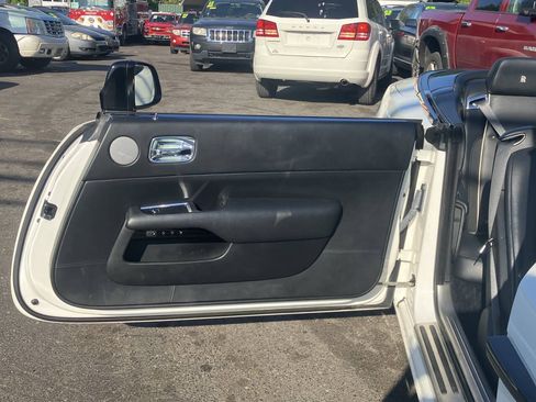 Used 2018 Rolls-Royce Dawn RWD image 34