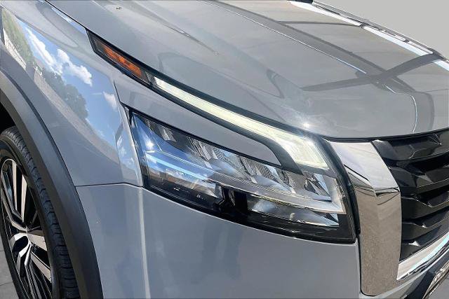 Used 2023 Nissan Pathfinder Platinum FWD image 28