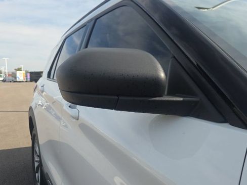 Used 2020 Ford Explorer XLT w/ Equipment Group 202A AWD/4WD image 5
