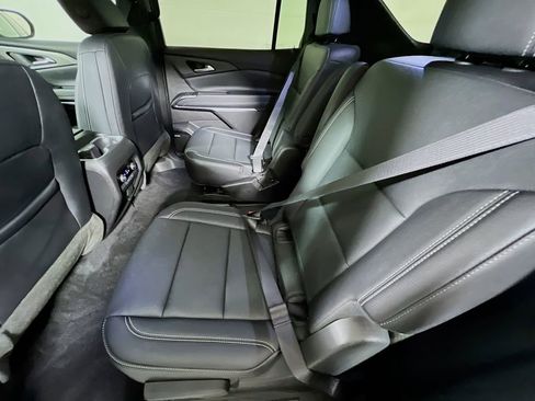 Used 2025 Chevrolet Traverse LT w/ Enhanced Driving Package AWD/4WD image 24