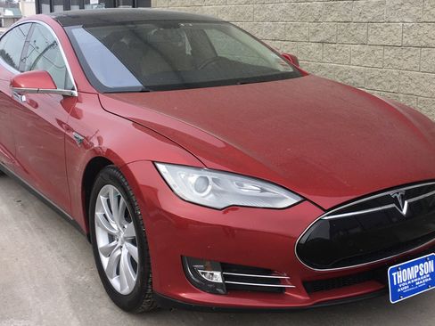 Used 2014 Tesla Model S P85 image 1