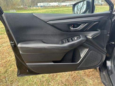 Used 2023 Subaru Outback Premium image 6