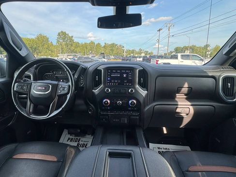 Used 2022 GMC Sierra 1500 AT4 w/ AT4 Preferred Package AWD/4WD image 8