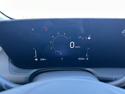 Used 2025 Buick Encore GX Avenir w/ Avenir Technology Package image 23