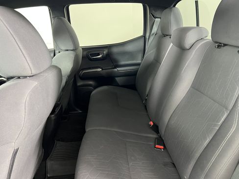 Used 2018 Toyota Tacoma TRD Off-Road image 17