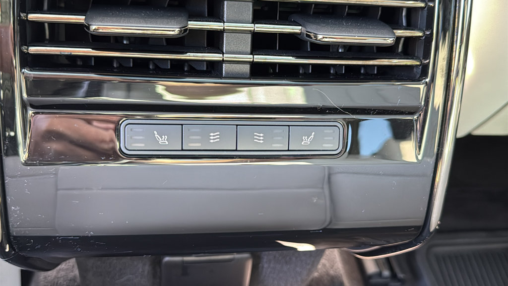 Used 2023 Land Rover Range Rover Sport SE AWD/4WD image 26