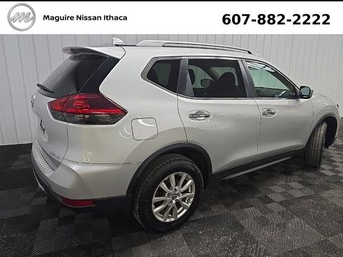 Used 2018 Nissan Rogue SV AWD/4WD image 4