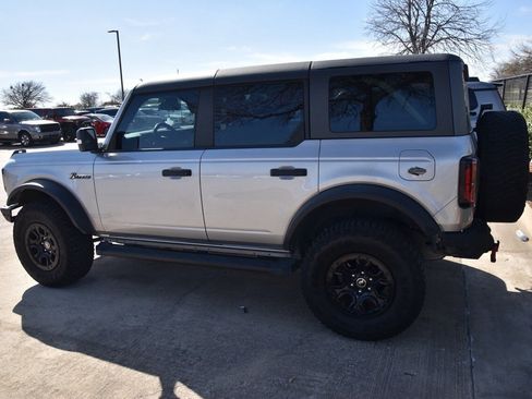 Used 2022 Ford Bronco Wildtrak image 9