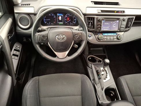 Used 2018 Toyota RAV4 XLE w/ Plus Extra Value Package AWD/4WD image 12