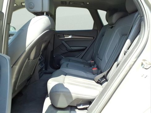 Used 2023 Audi Q5 2.0T Premium w/ Convenience Package AWD/4WD image 23