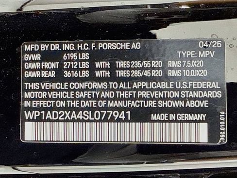 Certified 2025 Porsche Macan Electric RWD image 12