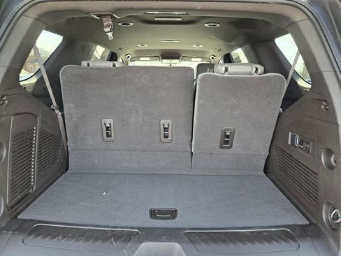 Used 2022 GMC Yukon SLT w/ SLT Luxury Package image 17