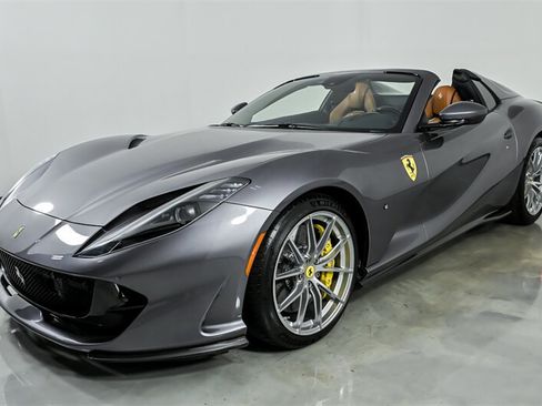 Used 2023 Ferrari 812 GTS RWD image 2