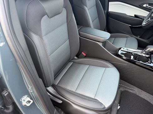 New 2026 Chevrolet Trax LT w/ Sunroof Package image 41