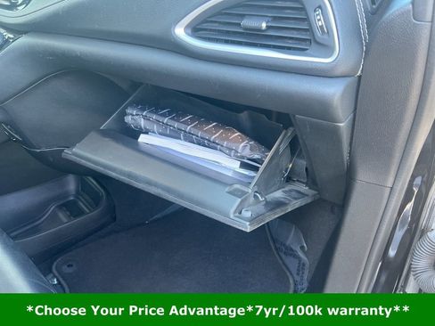 Certified 2022 Chrysler Pacifica Touring-L w/ S Appearance Package image 31