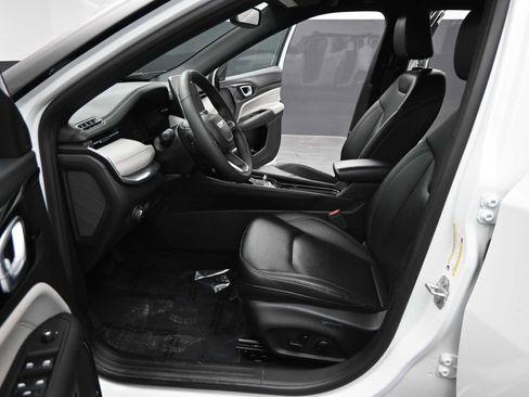 Used 2024 Jeep Compass Limited image 16