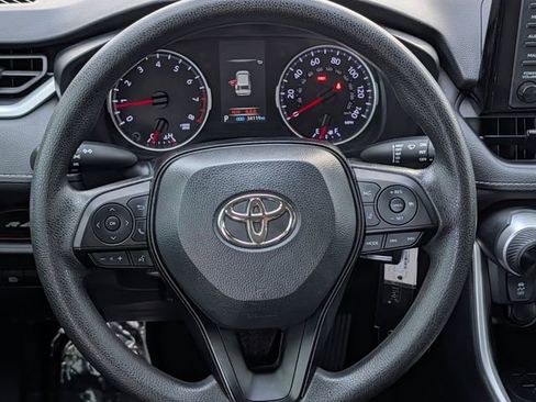 Used 2022 Toyota RAV4 LE image 13