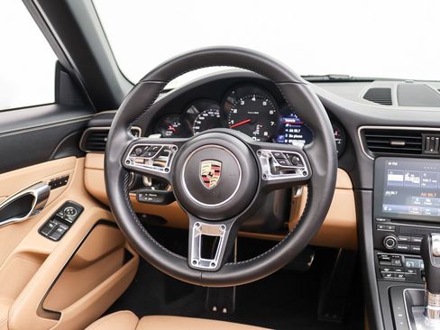 Used 2019 Porsche 911 Targa 4 AWD/4WD image 29