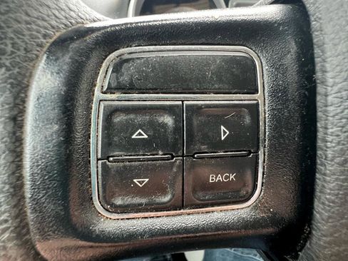 Used 2017 Dodge Journey SE image 18