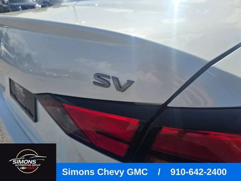 Used 2024 Nissan Altima 2.5 SV FWD image 37