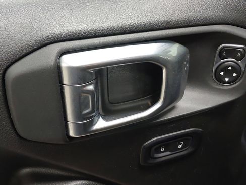 Used 2024 Jeep Gladiator Willys image 25