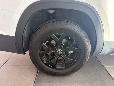New 2024 Volkswagen Atlas Peak Edition SE AWD/4WD image 11