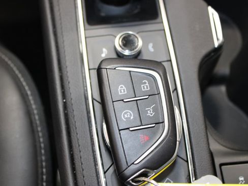 Used 2024 Cadillac XT4 Premium Luxury image 44