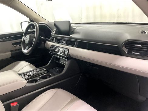 Used 2025 Honda Pilot EX-L image 14