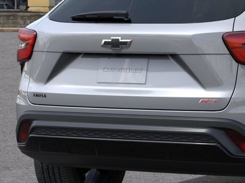 New 2026 Chevrolet Trax RS w/ Sunroof Package FWD image 14