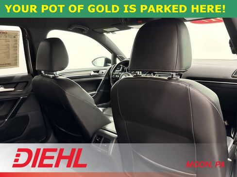 Used 2017 Volkswagen Golf R 4-Door image 11