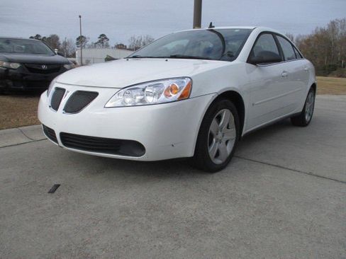 Used 2009 Pontiac G6 Sedan image 2