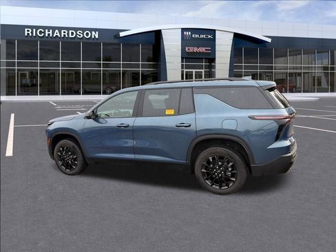 Used 2025 Chevrolet Traverse LT w/ Midnight/Sport Edition image 13