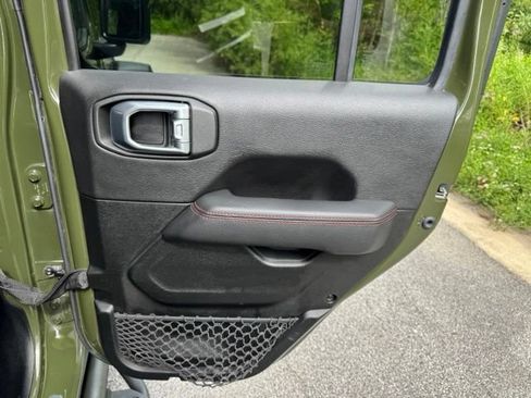 Used 2021 Jeep Wrangler Unlimited Rubicon w/ Dual Top Group AWD/4WD image 15
