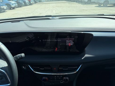 Used 2025 Buick Encore GX Preferred image 21