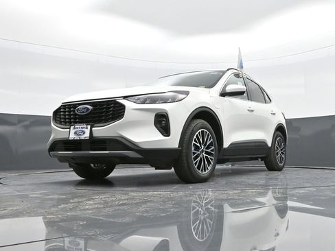 New 2025 Ford Escape SE image 40