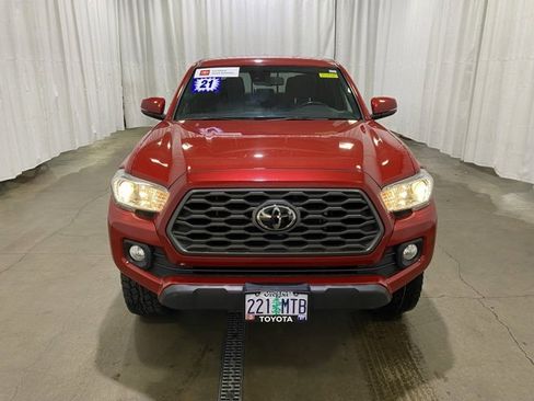 Certified 2021 Toyota Tacoma TRD Off-Road image 9