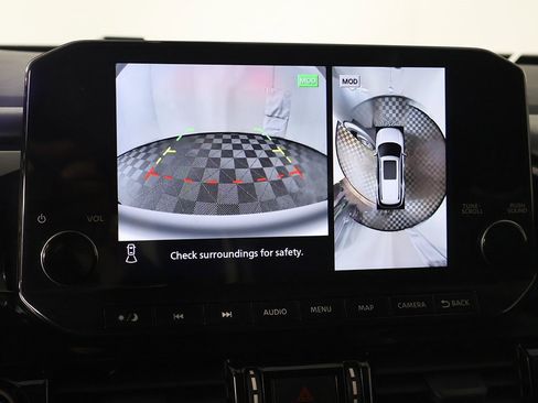 Used 2023 Nissan Pathfinder SL image 44