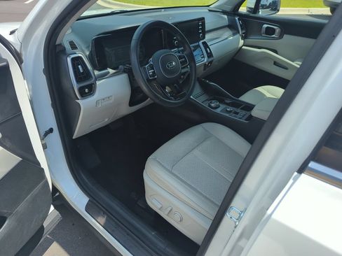 Used 2021 Kia Sorento S FWD image 11